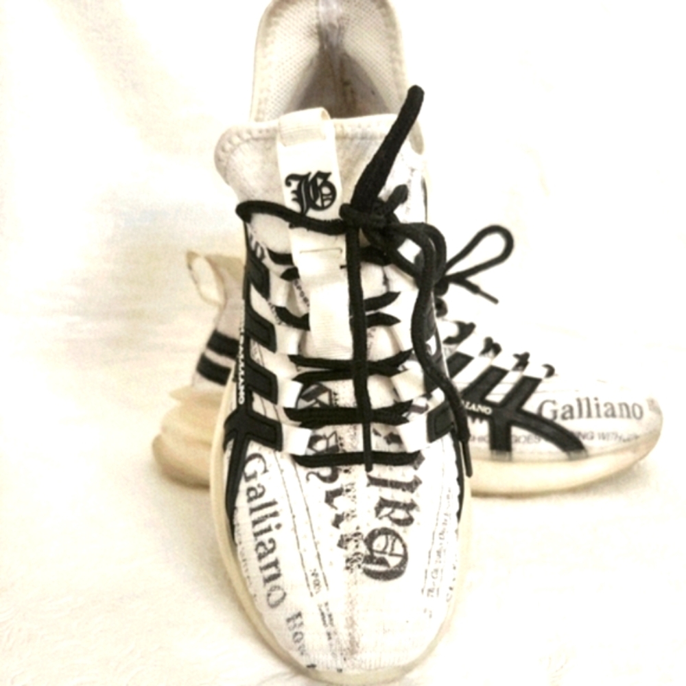 ‼️JOHN GALLIANO‼️ Women Sneakers Logo Blk&White Size EU 40 US 9